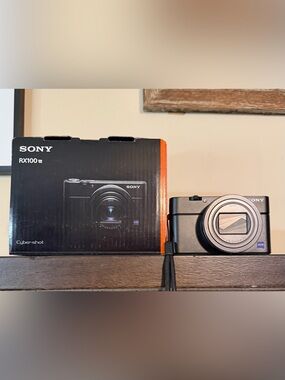 Sony RX100 VII Camera